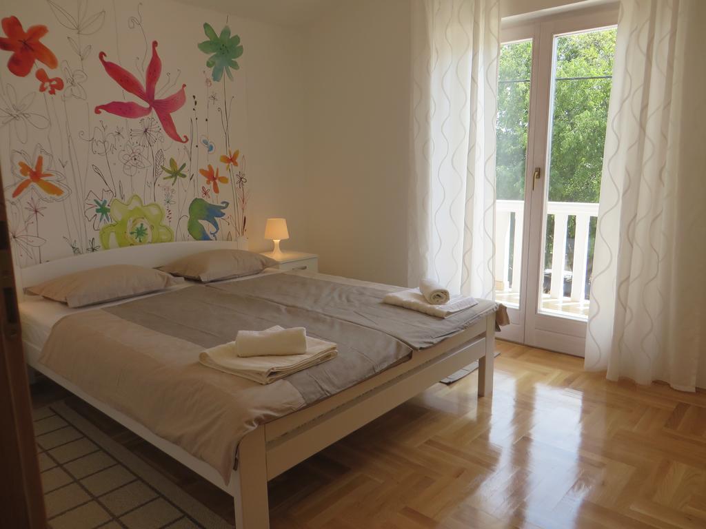 Filipovic Apartments With Pool Biograd Na Moru Exterior photo